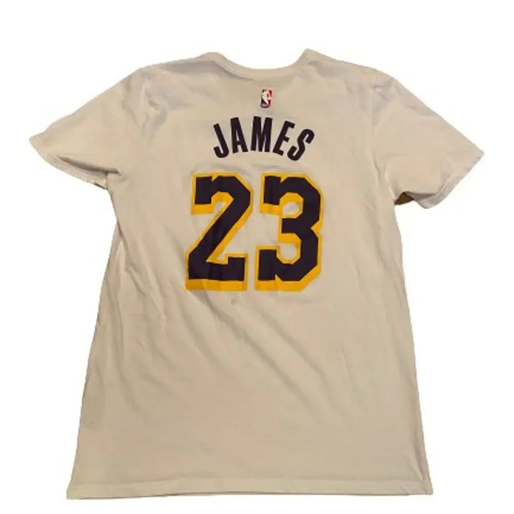 Nike NBA Los Angeles LA Lakers Men's MD Lebron James 23 Graphic T-shirt